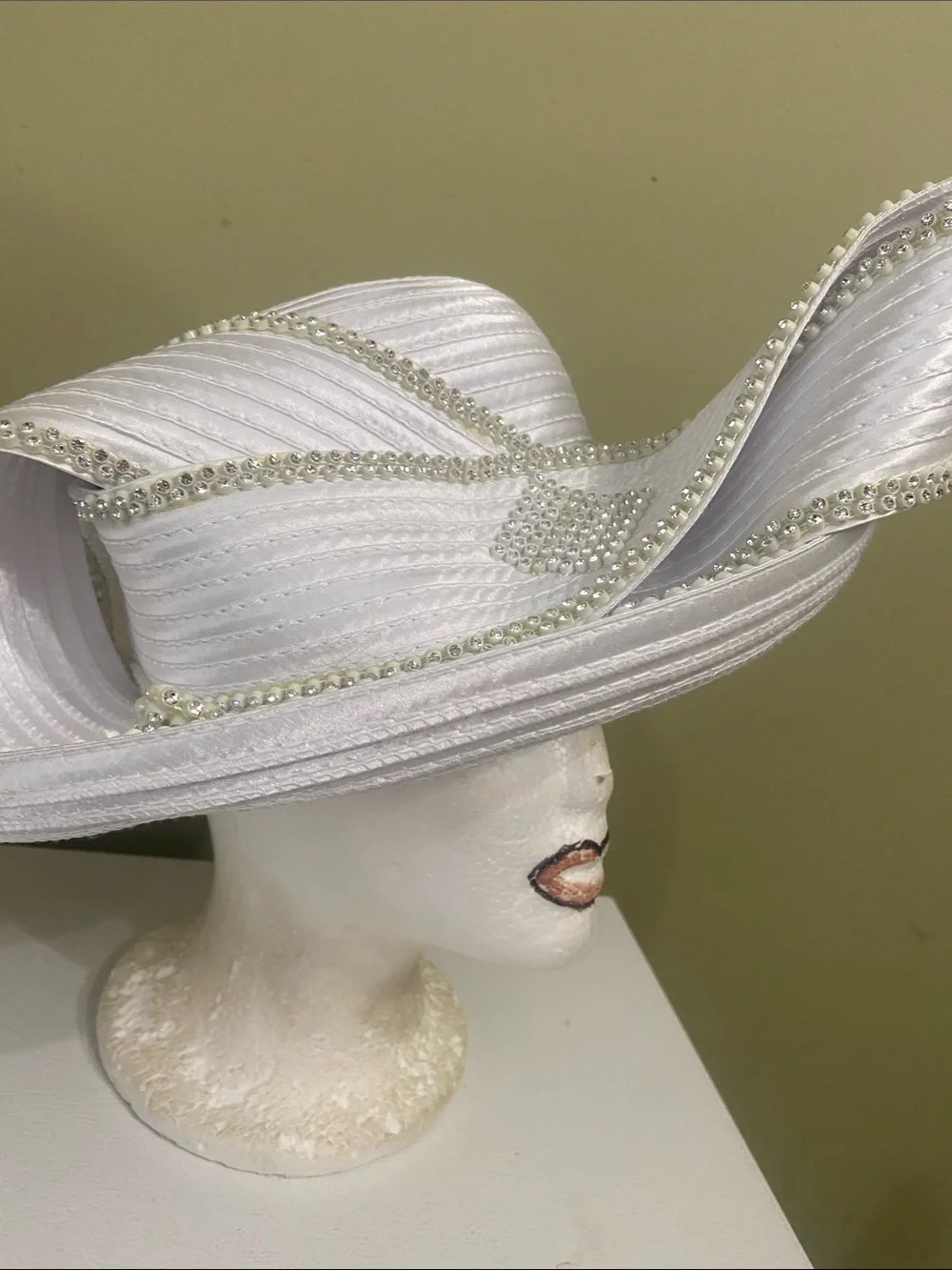 Beautiful NWT Dress Hat / Church Hat by Swan